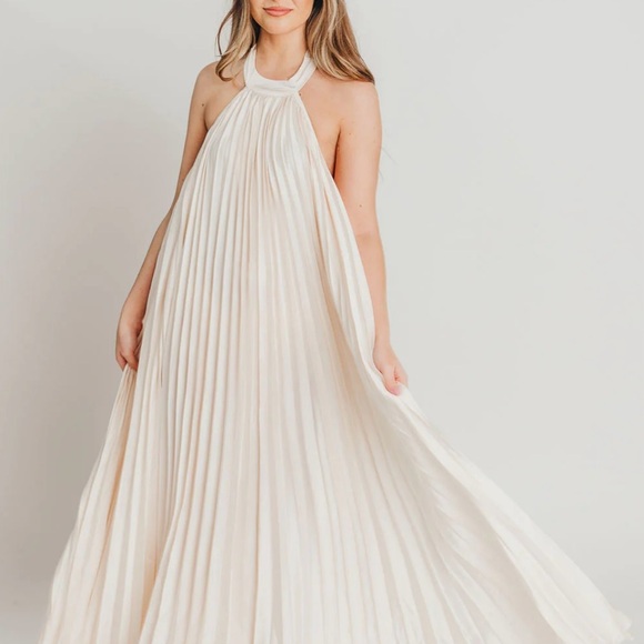The Maren Pleated Halter Maxi Dress Backless - Greek Goddess - Size XL, Mable - Picture 3 of 10